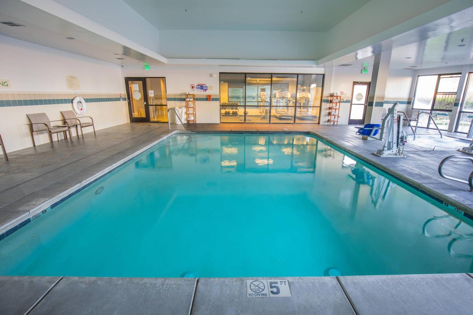 Courtyard By Marriott Merced Exterior photo
