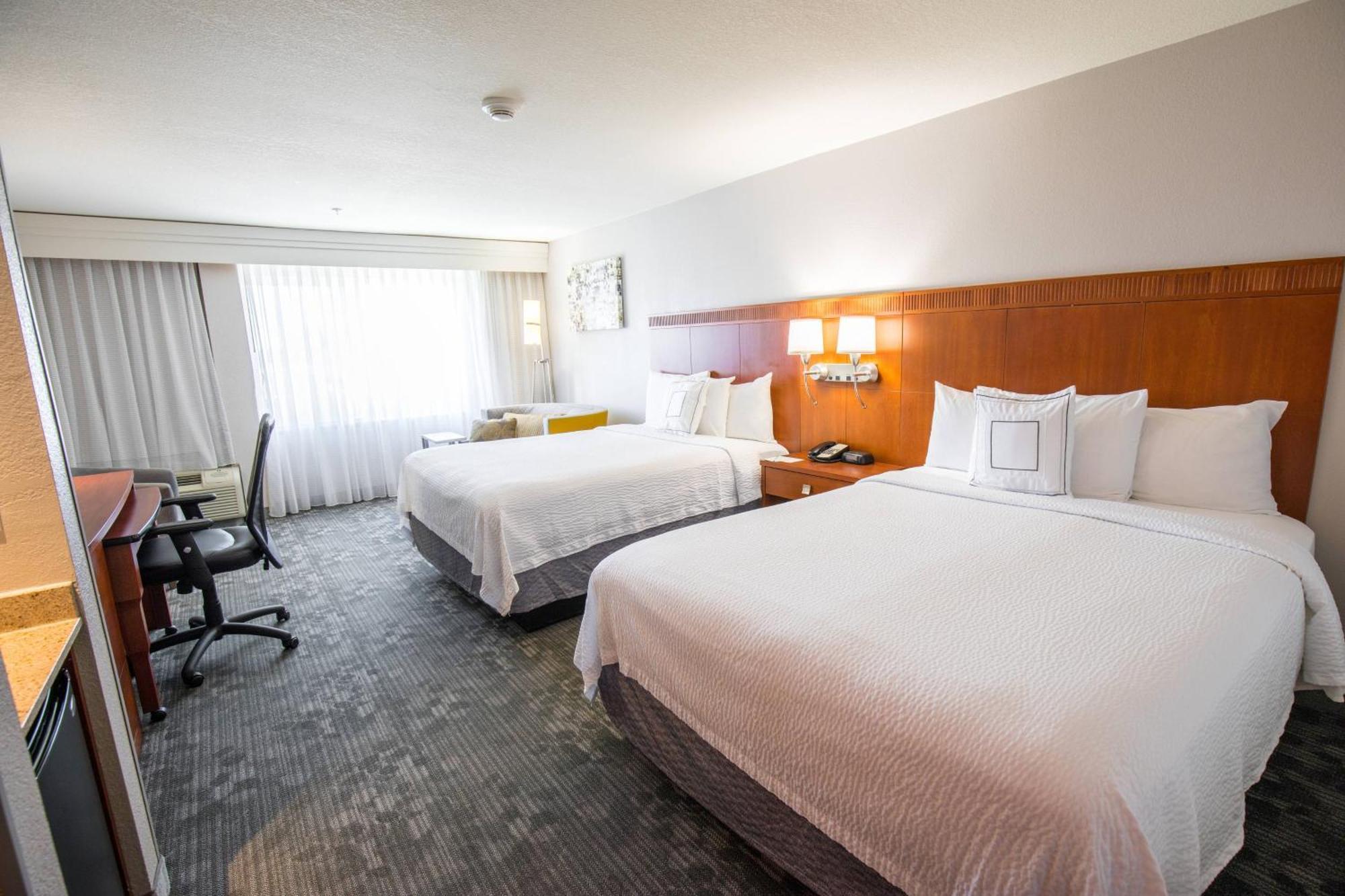 Courtyard By Marriott Merced Exterior photo